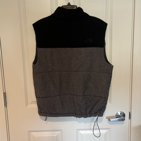 Men's Northface vest - Picture 3 of 7